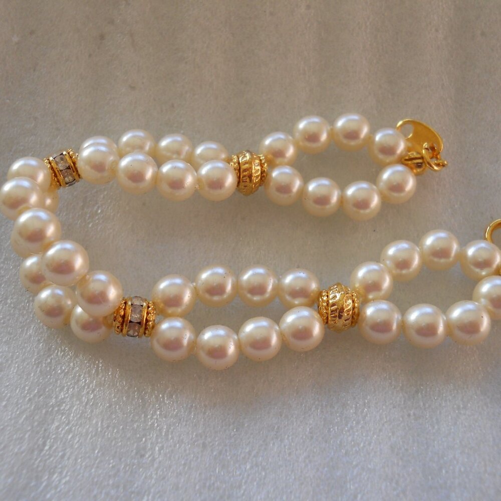 Vintage Avon - Pearlesque Swirl Bracelet   12-31 - Picture 2 of 3